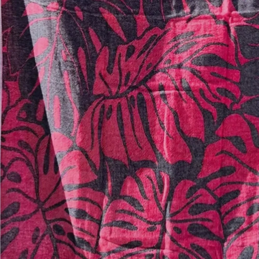 Red + Black Modern Monstera Travel Blanket Towel Wrap Organic Cotton New